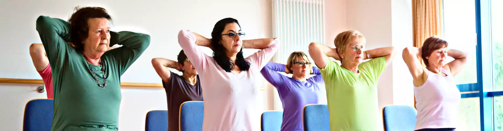 Yoga en silla y Qigong - ¡Siéntate o ponte de pie! - Online Class by Stephanie Brail