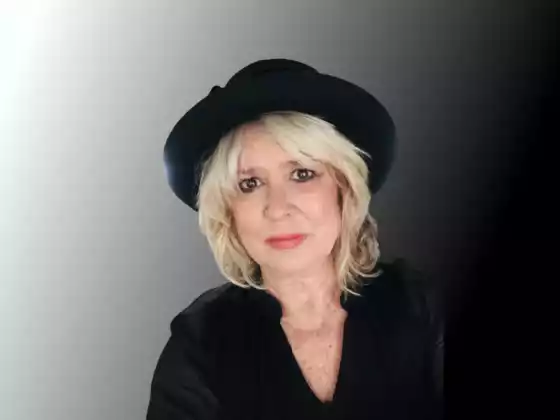 Landria Onkka, 
                            Health & Wellness, Spirituality, Spirituality, Spirituality, Spirituality, Health & Wellness, Health & Wellness 
                            Expert at Soulful Summit 2023: Utazás belül, kezdődjön!